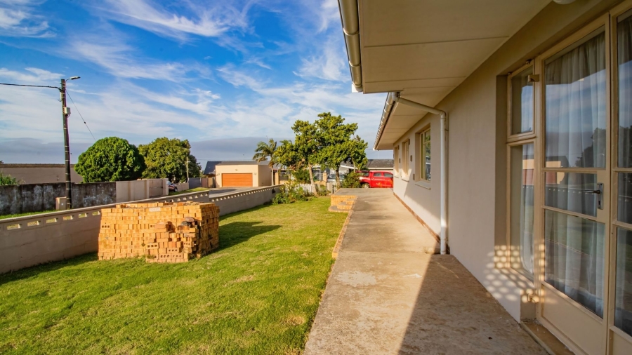 5 Bedroom Property for Sale in Rosedale Park Eastern Cape